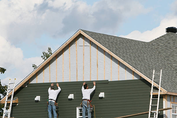 Professional Siding technician working in Alexander, NC